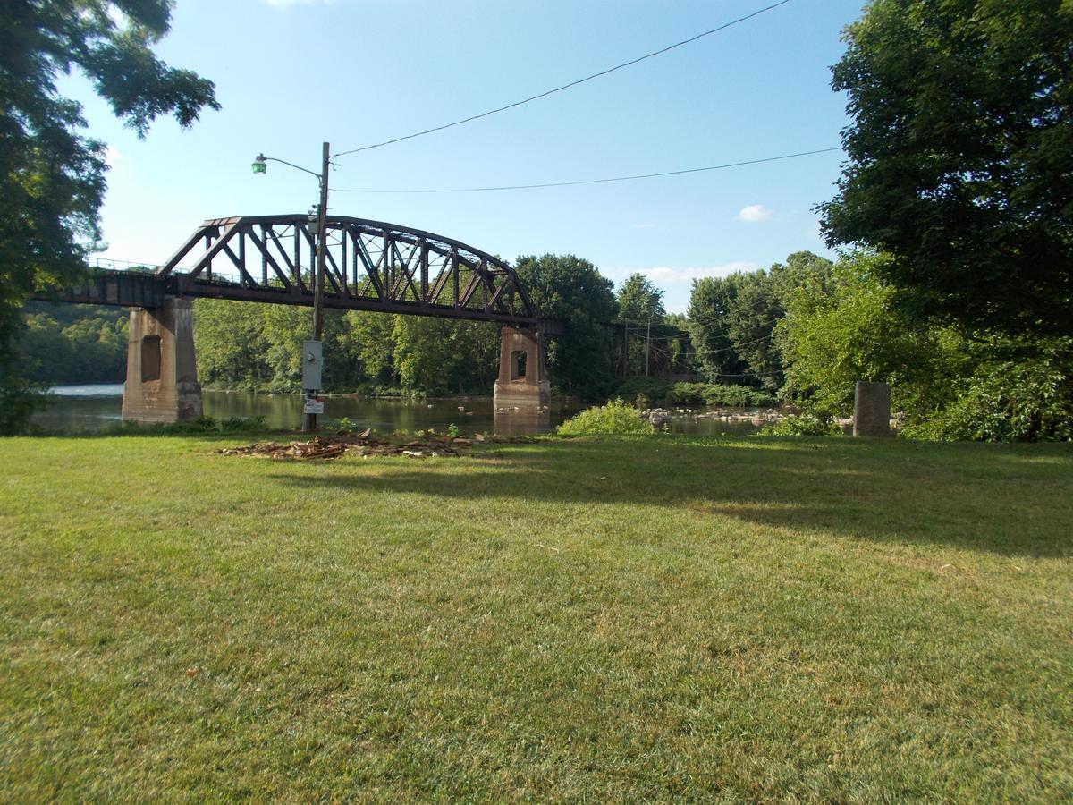 Melody Motor Lodge Connellsville Exterior photo