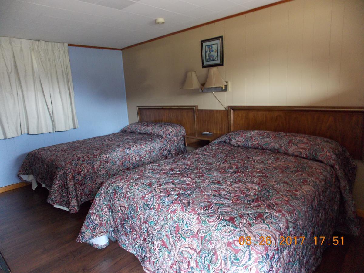 Melody Motor Lodge Connellsville Exterior photo