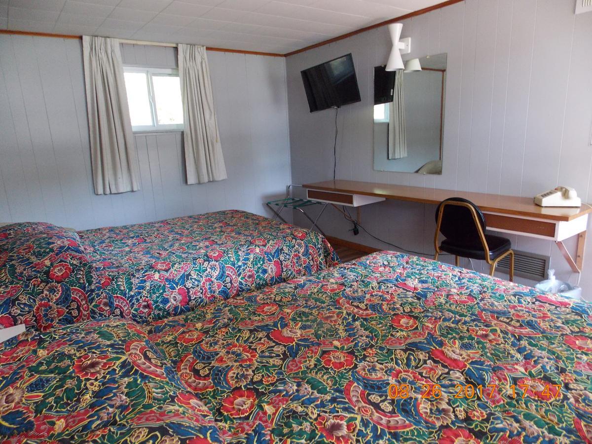 Melody Motor Lodge Connellsville Exterior photo