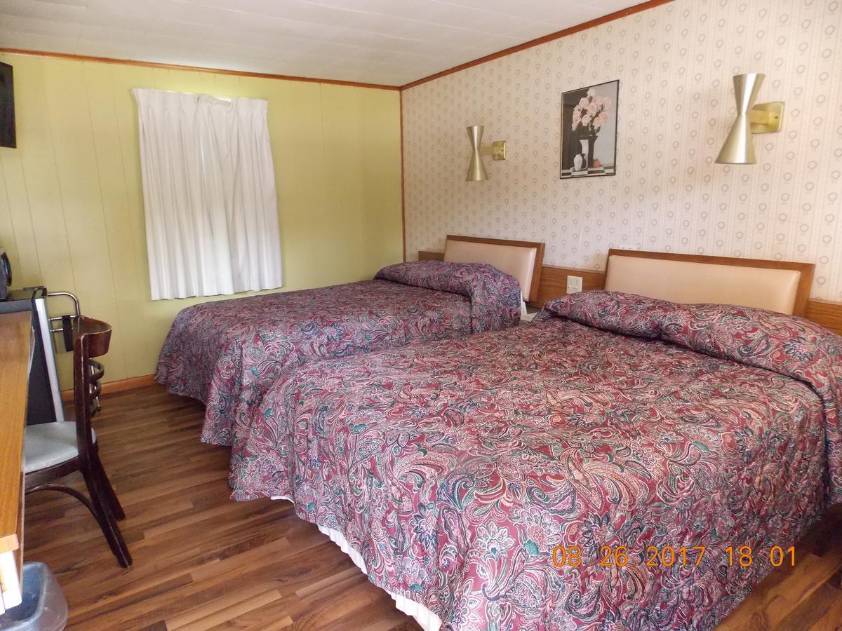Melody Motor Lodge Connellsville Exterior photo
